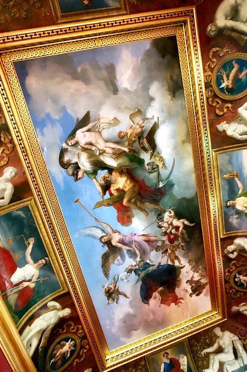 Musee du Louvre in Paris